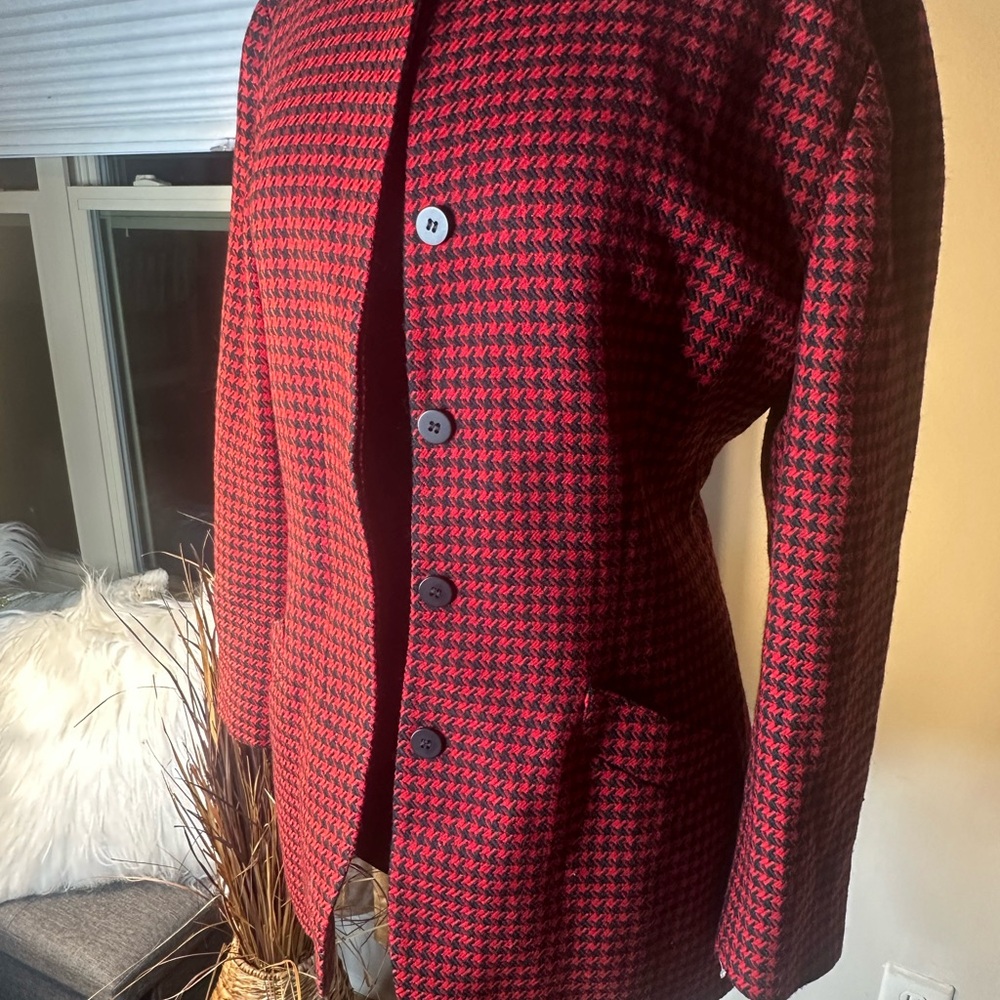 Christian Dior Red and Black Houndstooth Blazer - Picture 2 of 8
